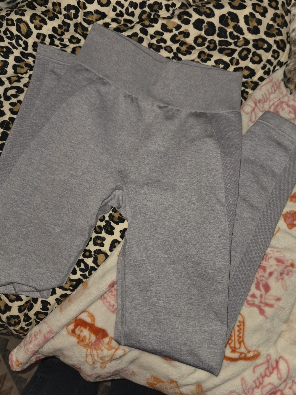 Gym Shark Leggings. Womens Gray And Black
